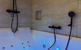 COCON Mayennais - Loft Balnéo Laval - Loveroom